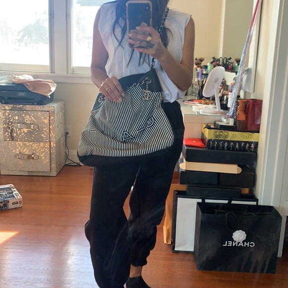 COPY - 💯 Authentic!!! Black and White Chanel bag. - Picture 11 of 11